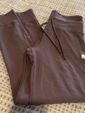 Vuori High-Waist Drawstring Leggings in Dusty Lavender